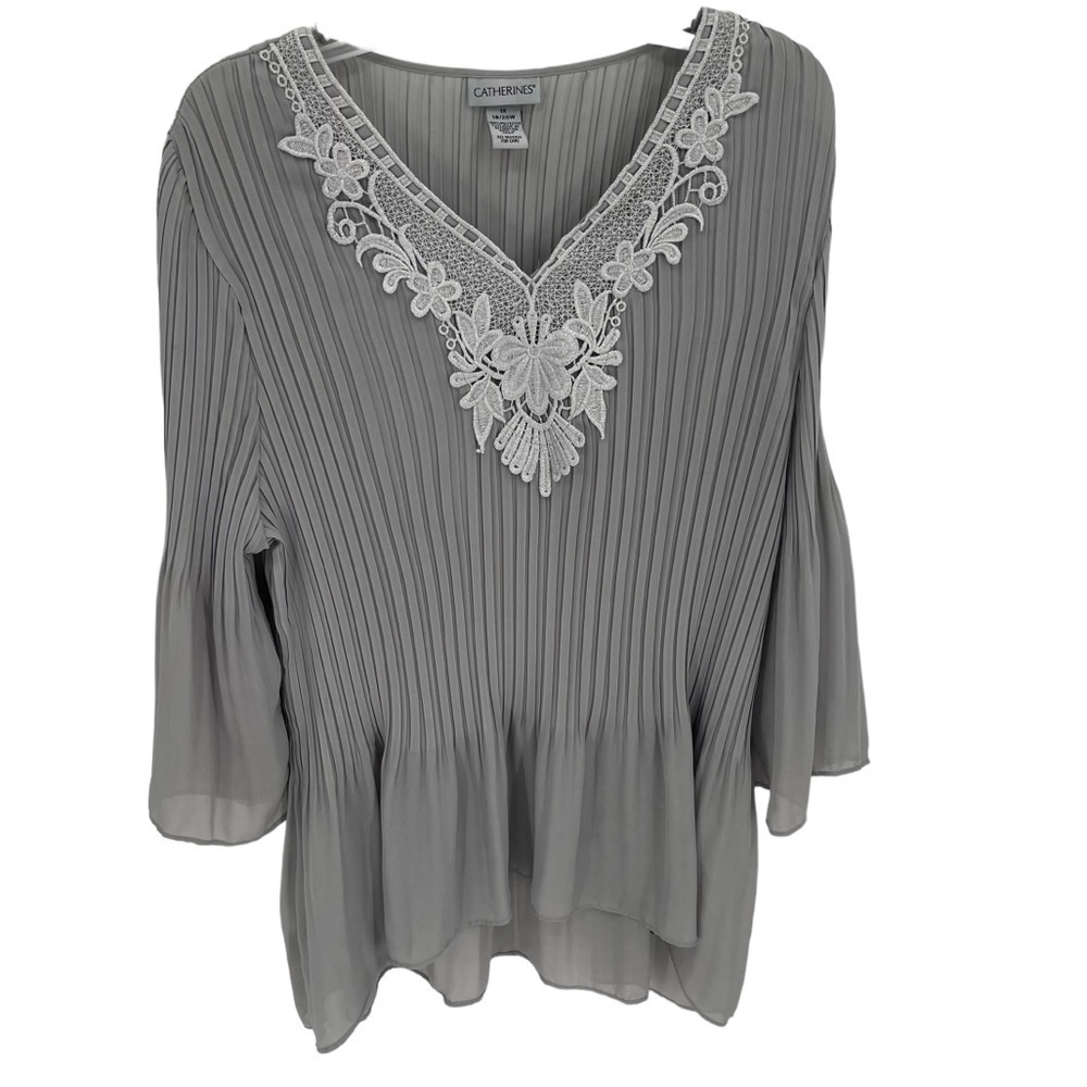 Catherine’s Women’s Gray Pleated Peplum Top Size 1X Floral Neckline Bell Sleeves